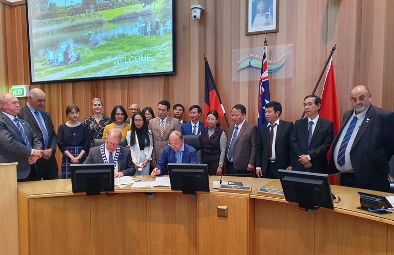 Thiết lập quan hệ hữu nghị, hợp tác giữa thành phố Buôn Ma Thuột và thành phố Goulburn (Úc) 